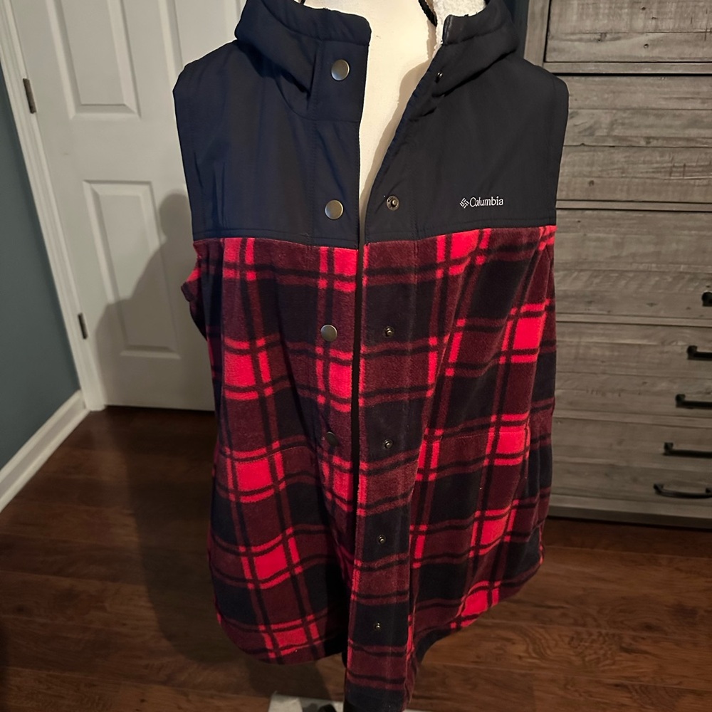 Columbia Red and Black Checkered Vest